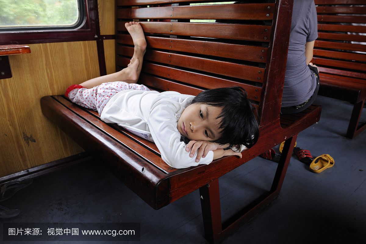 越南,从老挝到河内的班车,坐着气候变化的座位