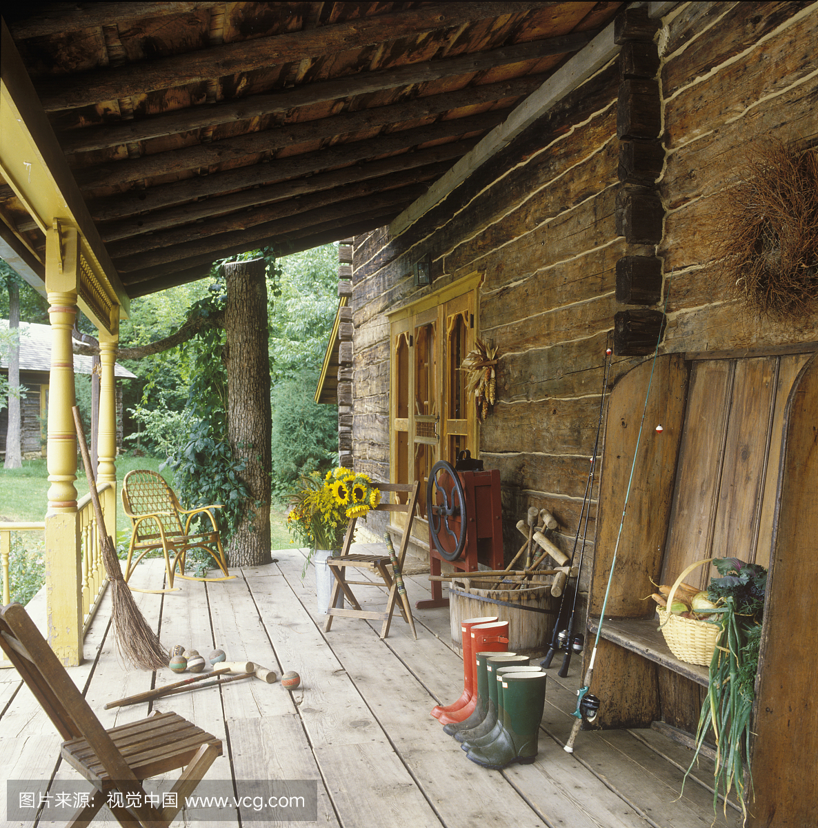 PORCHES - Log Farmhouse porch, wide plank