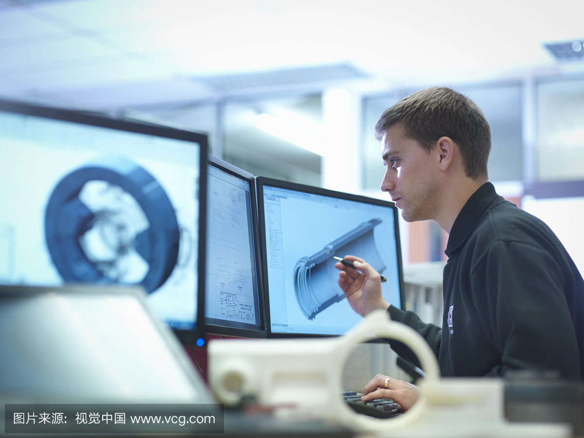 CAD设计师从事工程设计cad的方向矩形阵列图片