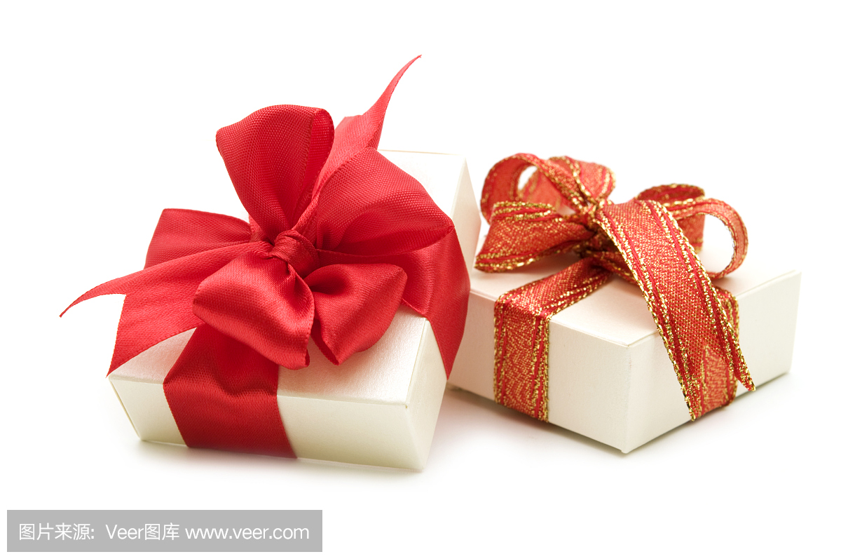 两个礼物盒与红丝带蝴蝶结