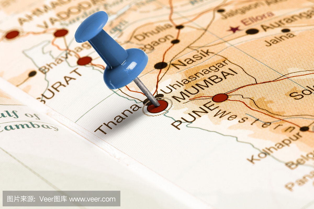 位置孟买。蓝色的针在地图上。
