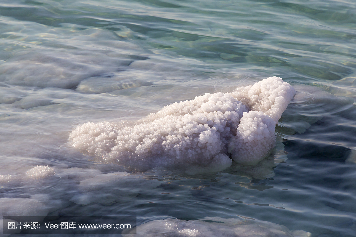 死海盐沉积石块