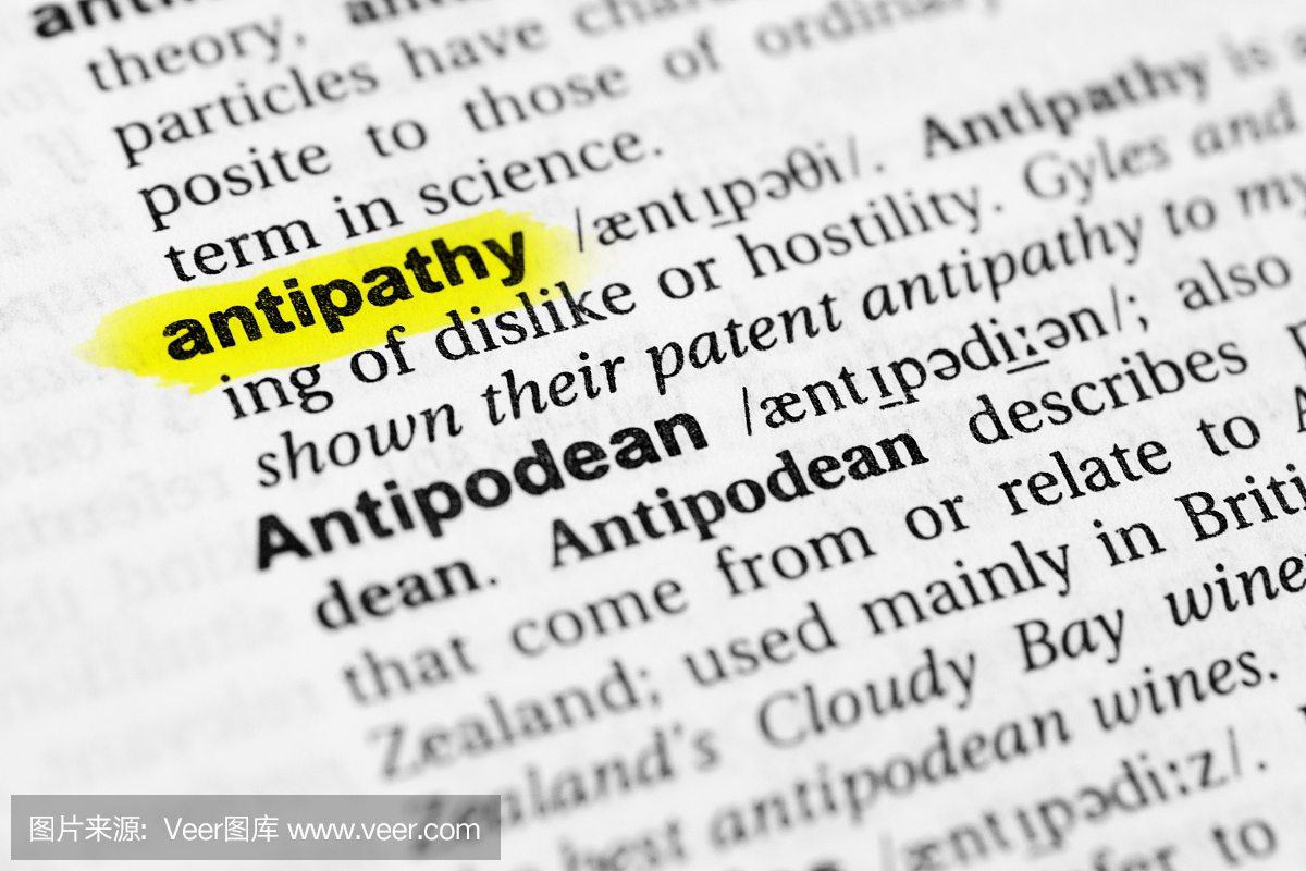 突出的英语单词反感及其在词典中的定义