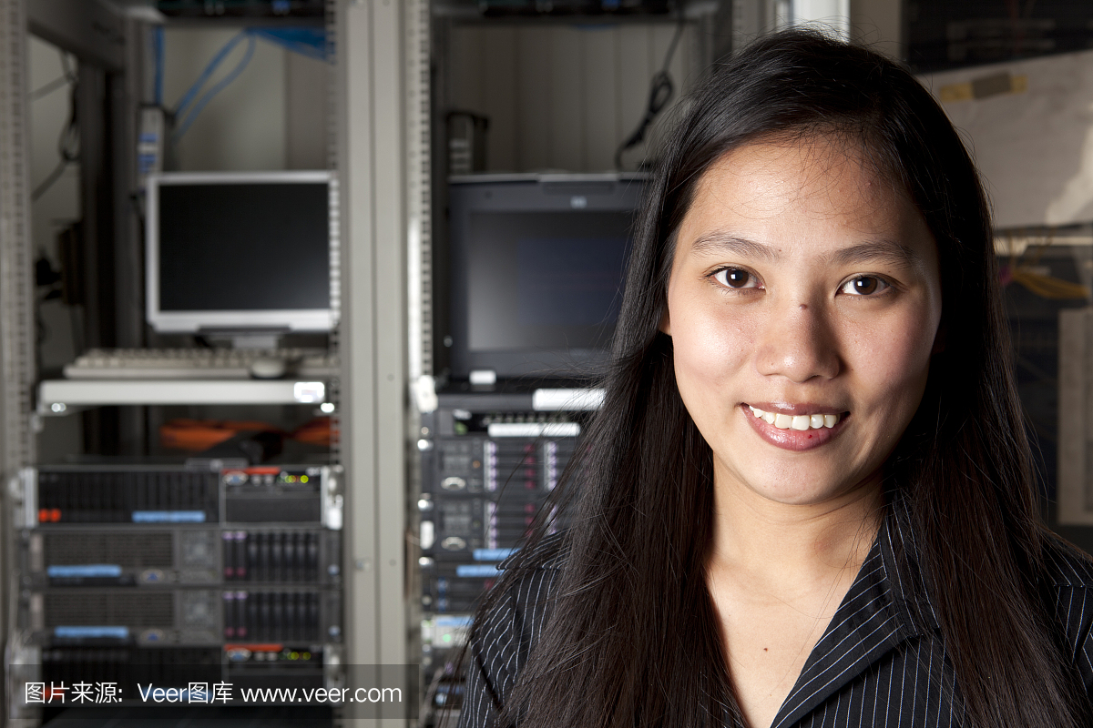 公司企业,亚洲人种,网络服务器,工程师