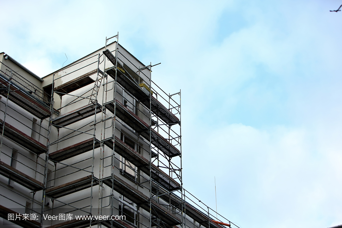 钢框架是在建筑物外部自由工作以修复幕墙绝缘