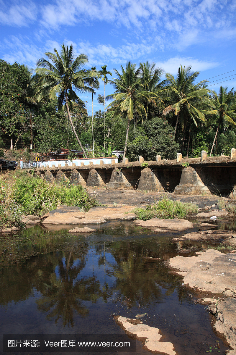 沛绿雅湖,佩日亚湖,皮里亚湖,佩利雅湖