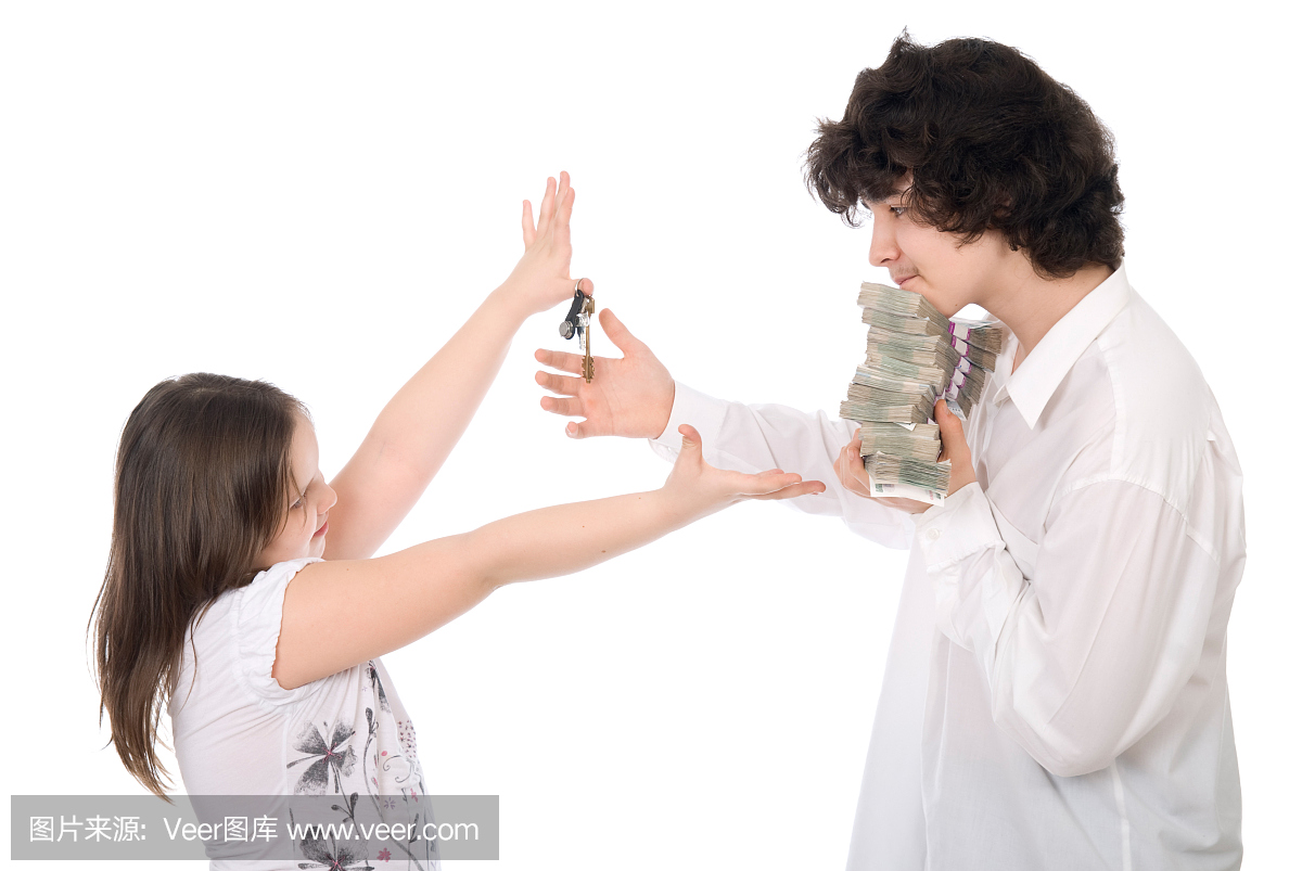 交易上的漂亮女孩交换金钱的钥匙