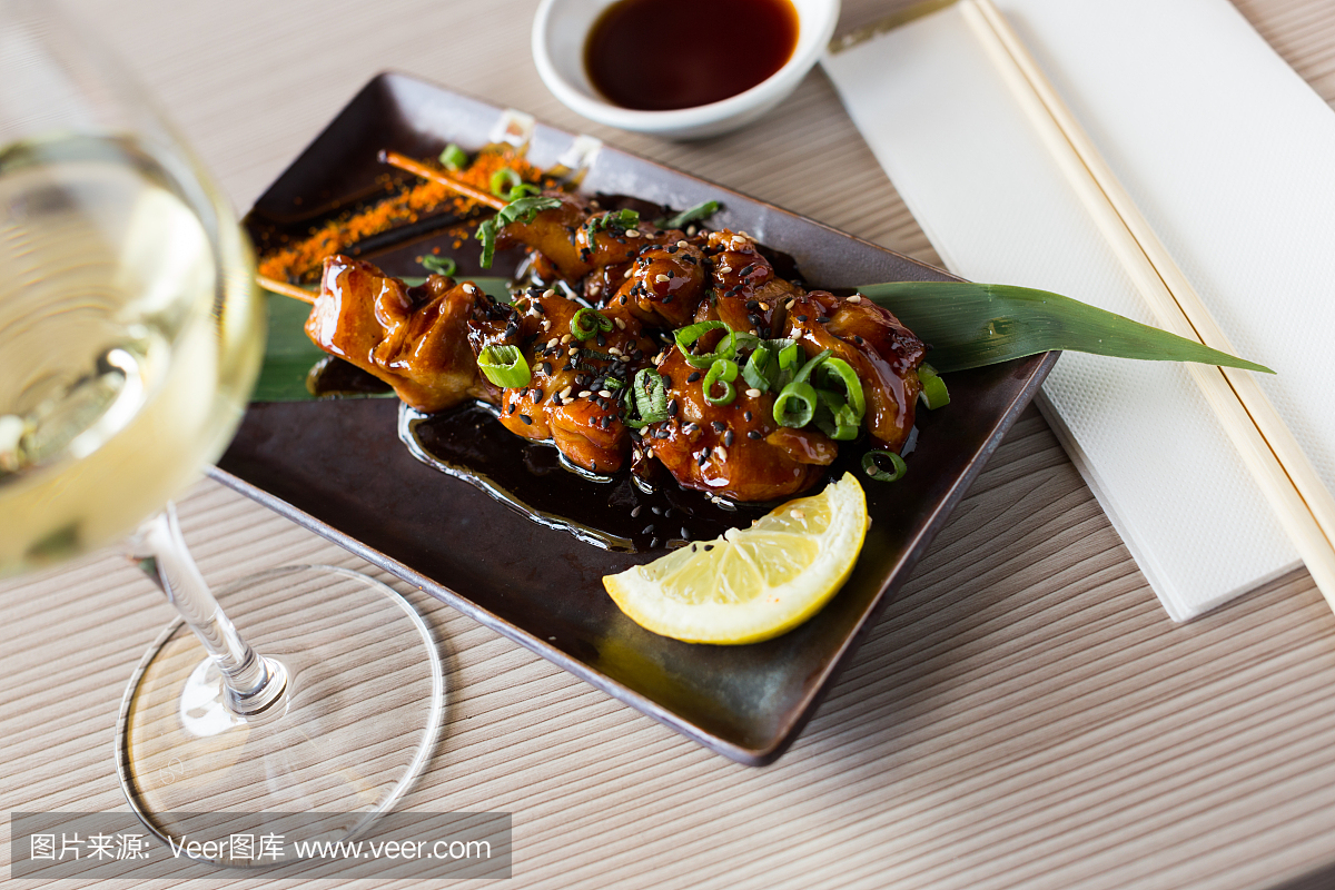 日本菜烤鸡肉